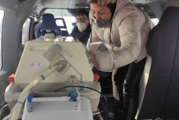 Фотография к новости: Родившегося на 30 неделе малыша экстренно доставили на вертолете из Экибастуза в Павлодар