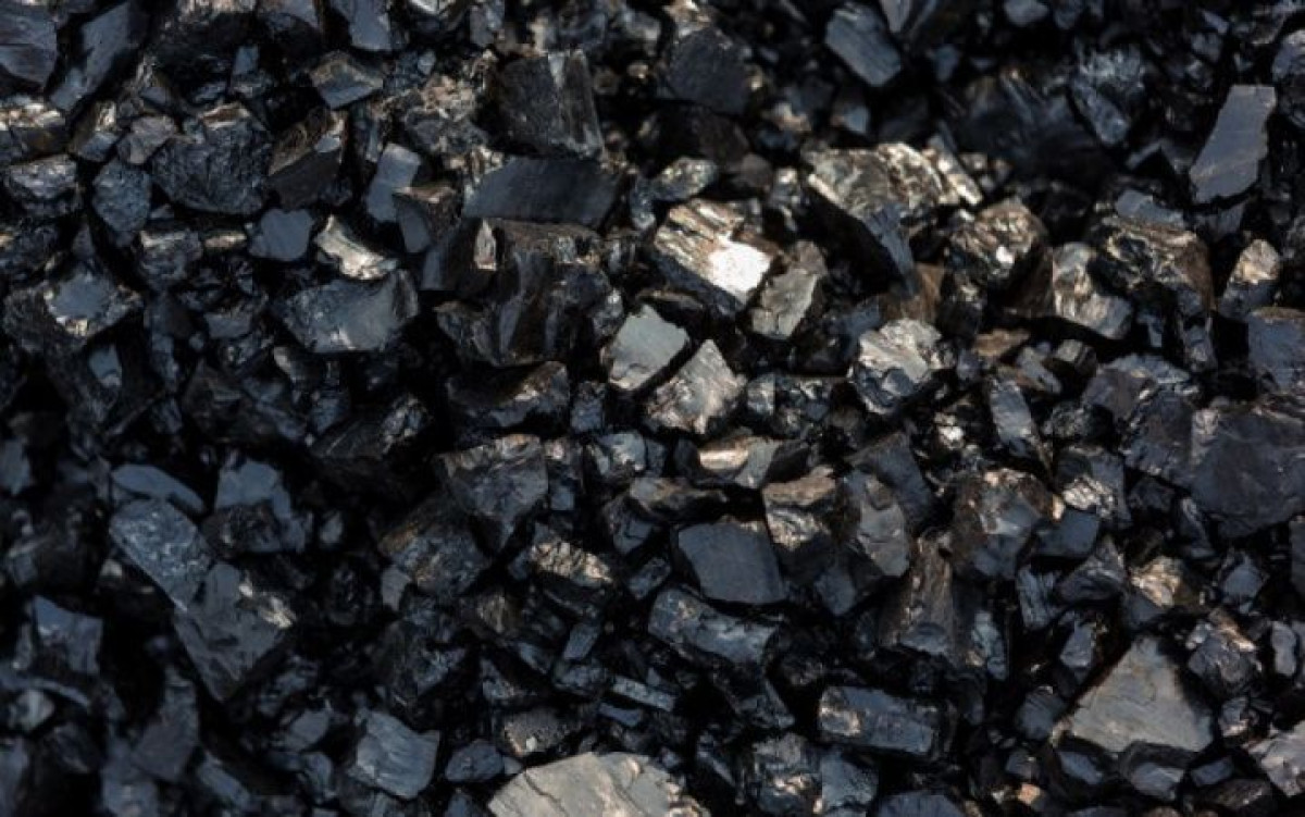 Чтобы удержать цены на уголь, в Казахстане снизили тарифы для бизнеса