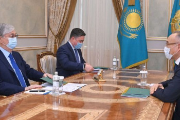 Фотография к новости: Токаев принял главу Нацбанка