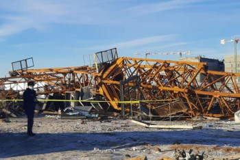 Фотография к новости: Башенный кран рухнул в Нур-Султане, крановщик погиб