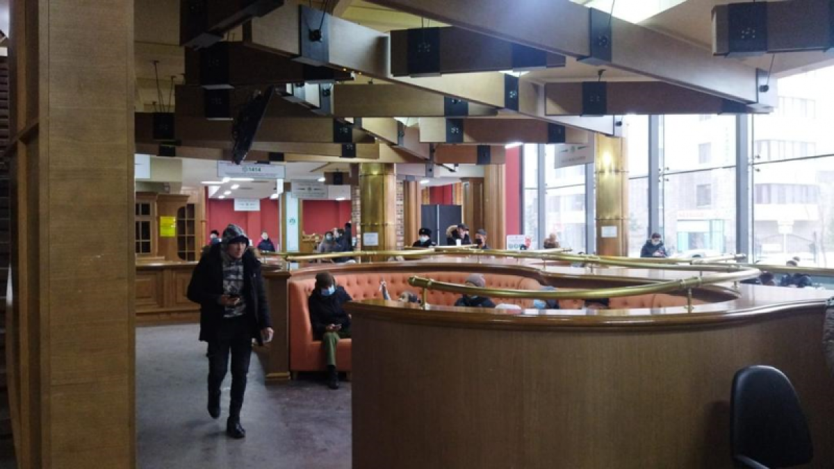 Клубные диваны и шикарные туалеты. Как из бара сделали новый ЦОН Нур-Султана