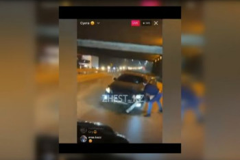 Фотография к новости: Автомобиль без госномеров устроил масштабный беспредел в Алматы