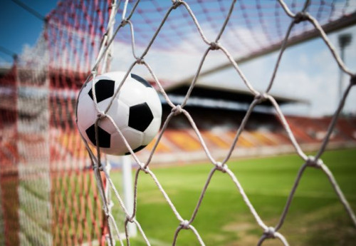 Фотография к новости: УЕФА готова перенести финал Лиги чемпионов из Санкт-Петербурга