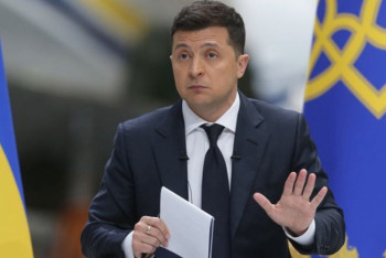 Фотография к новости: Зеленский призвал россиян выйти на митинг "против войны с Украиной"