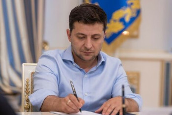 Фотография к новости: Зеленский подписал указ о всеобщей мобилизации