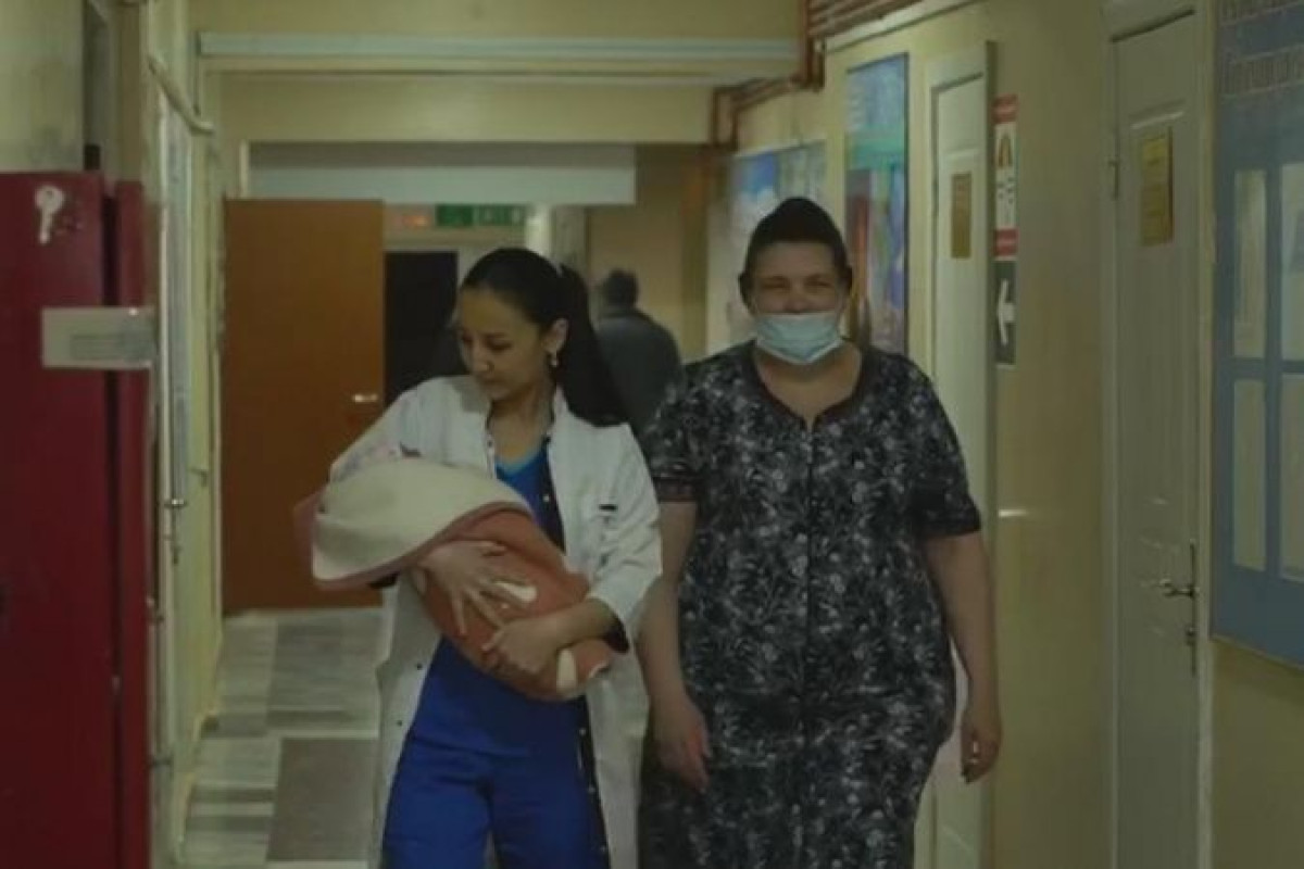 Алматинка родила четырнадцатого ребенка