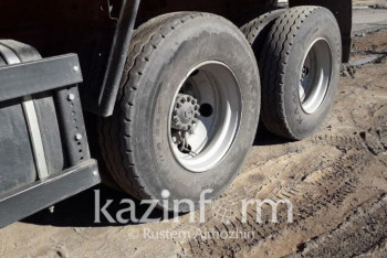 Фотография к новости: Как возвращают казахстанских дальнобойщиков из Украины, рассказали в МИИР