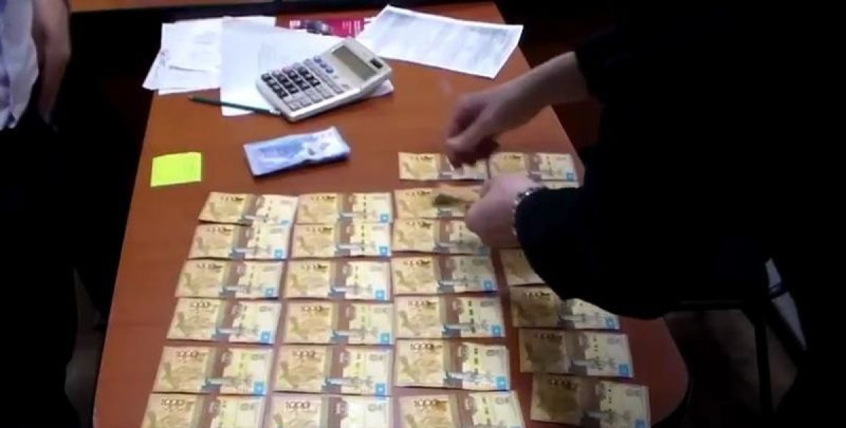 Инспекторов на транспорте задержали за взятки в Алматинской области