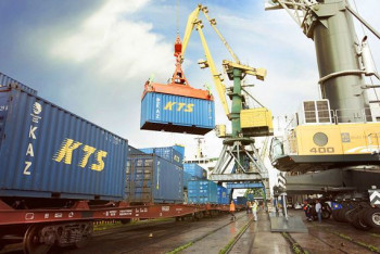 Фотография к новости: Застрявшие в портах РФ казахстанские грузы отправят в Европу через Латвию