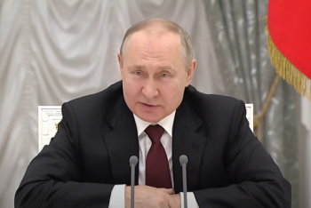 Фотография к новости: Кремль отказался от прямого разговора Путина с Зеленским