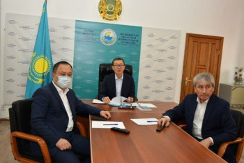 Фотография к новости: ЦИК Казахстана внес представление о досрочном прекращении полномочий двух депутатов