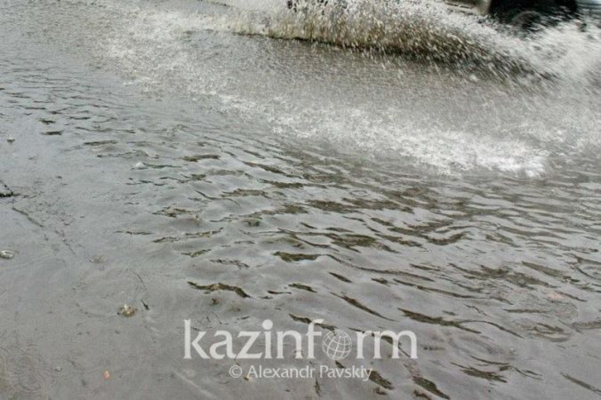 Во всех домах Уральска отключили воду из-за риска подтопления