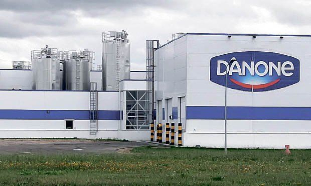 Danone приостановила инвестпроекты в России