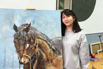 Фотография к новости: История художницы: как сельская девочка из РК покоряла мир искусства