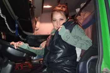 Фотография к новости: Дамы рулят! Повар из Шымкента оставила кухню и ушла в дальнобойщицы