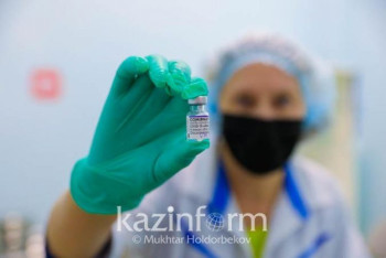 Фотография к новости: Почти 900 тысяч казахстанцев привились первым компонентом Pfizer