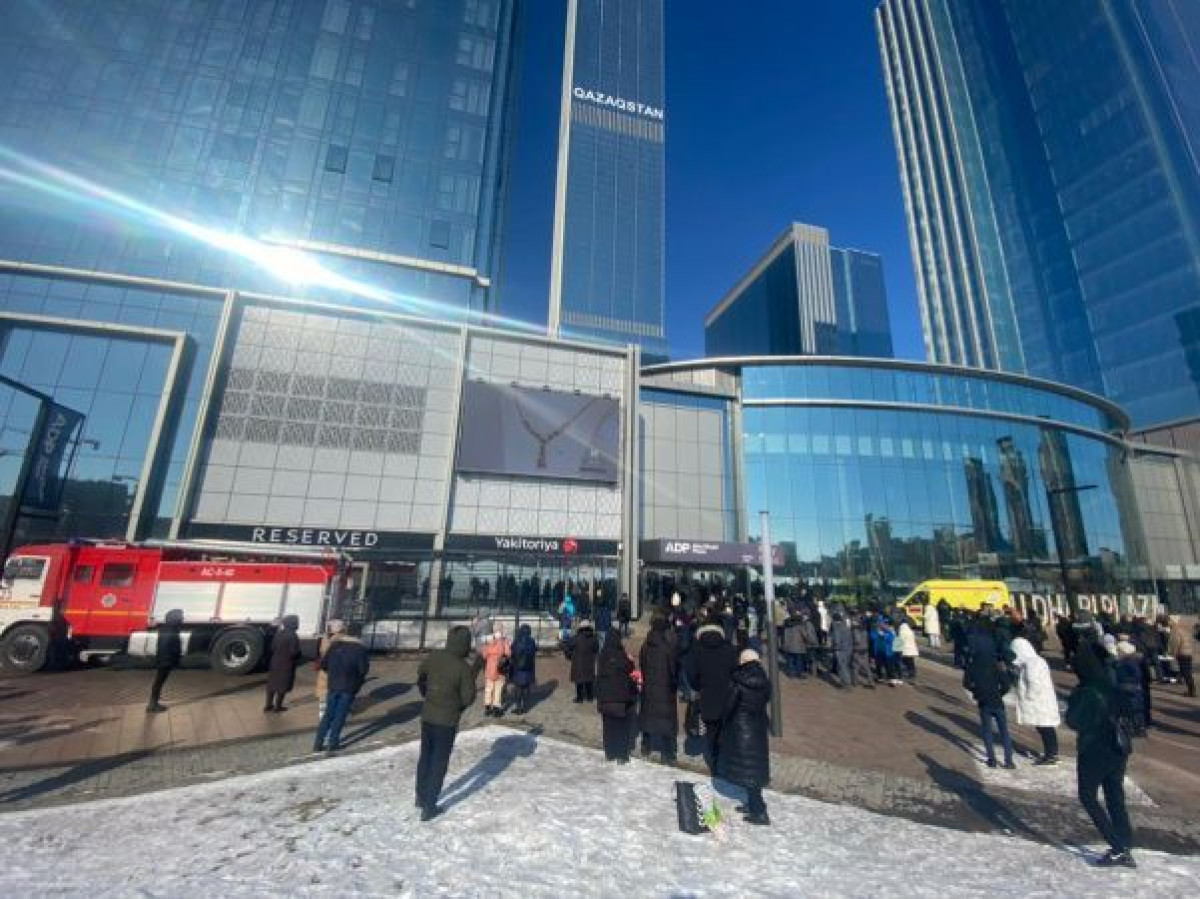 Пожар произошел в ТРЦ Нур-Султана. Жертв и пострадавших нет