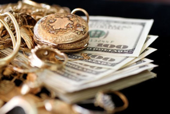 Фотография к новости: США откажется поставлять России доллары и предметы роскоши