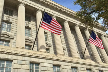 Фотография к новости: Какие именно предметы роскоши запретили ввозить в Россию и Беларусь