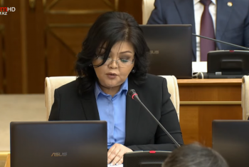 Фотография к новости: Айман Умарова: "Только президент своими решительными действиями остановил хаос и сохранил государство"