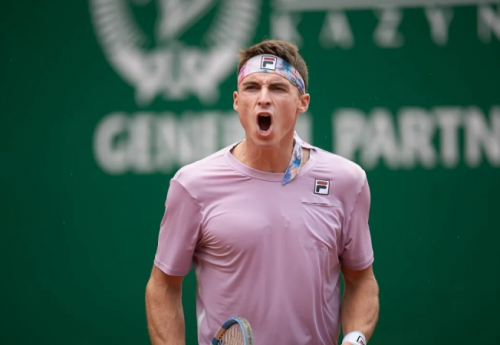 Фотография к новости: Казахстанский теннисист вышел в четвертьфинал турнира в Италии