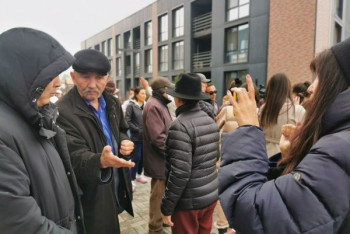 Фотография к новости: Стены потрескались, фундамент повело. Жильцы домов в предгорье Алматы требуют остановить застройку