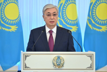 Фотография к новости: Токаев вручил госнаграды группе казахстанцев