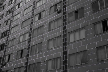 Фотография к новости: В Алматы снесут 12-этажный дом после жалоб жителей