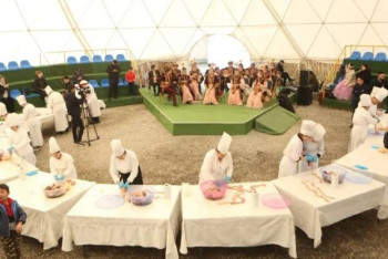 Фотография к новости: 30 метров казы приготовили шымкентские повара