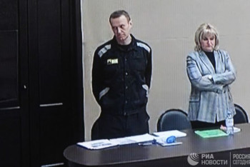 Фотография к новости: Суд приговорил Навального к девяти годам колонии строгого режима