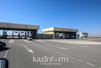 Фотография к новости: Россия снимет ограничения на перемещения через сухопутную границу с Казахстаном