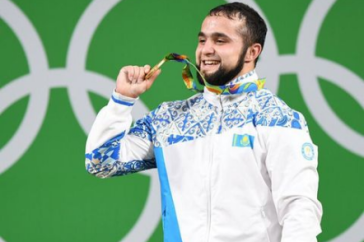 Фотография к новости: В НОК прокомментировали лишение тяжелоатлета Рахимова "золота" Олимпиады