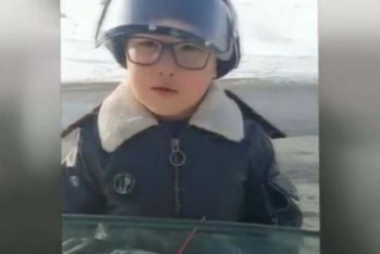 Фотография к новости: "Гаишник Багдаулет": карагандинские стражи порядка встретились с юным полицейским, умилившим Казнет