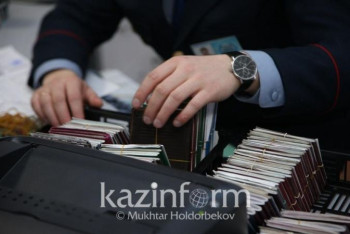 Фотография к новости: Сотни россиян просят вид на жительство в Казахстане