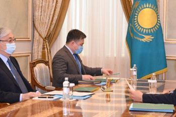 Фотография к новости: О ситуации на валютном рынке Казахстана доложили Токаеву