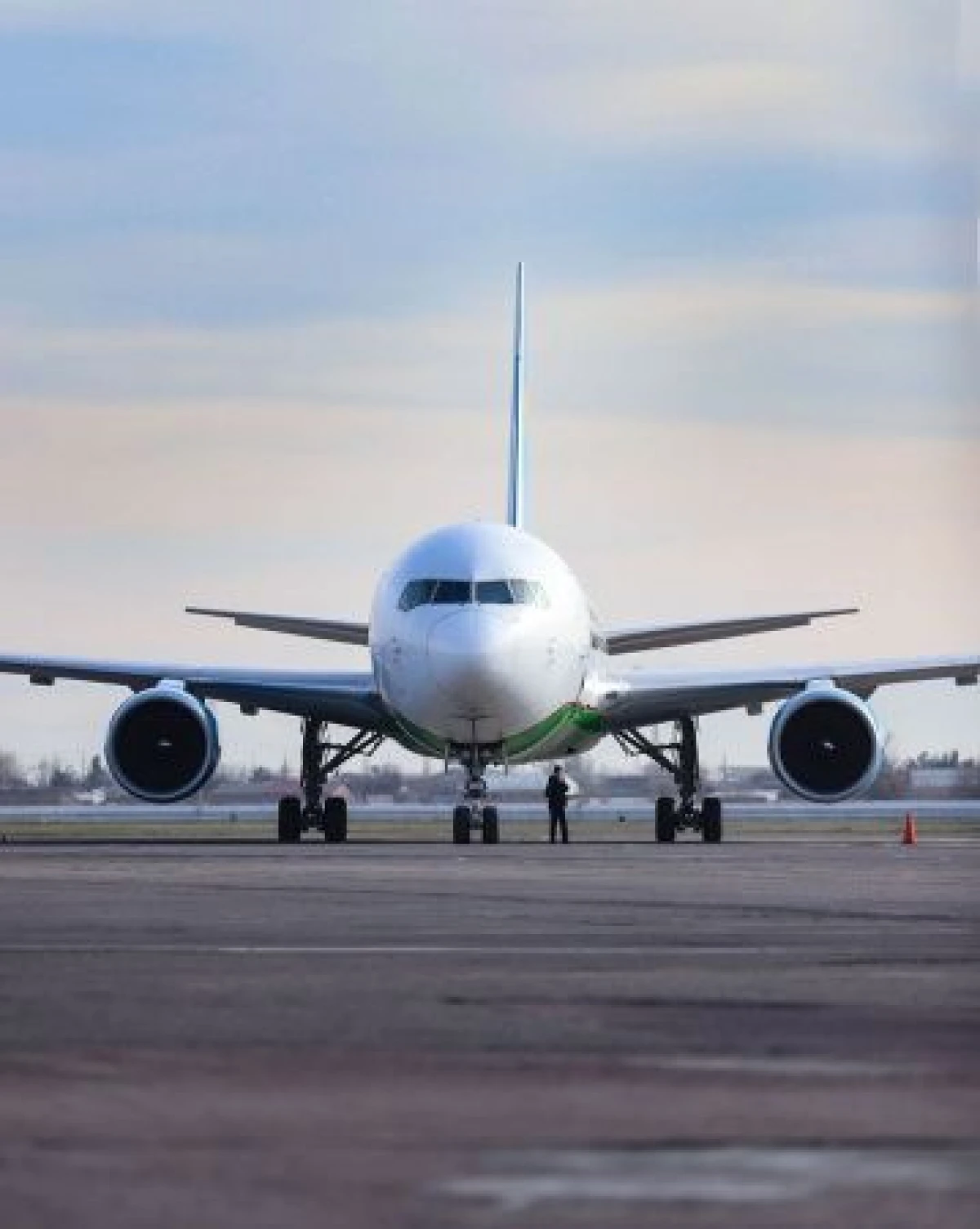 instagram.com/uzairways