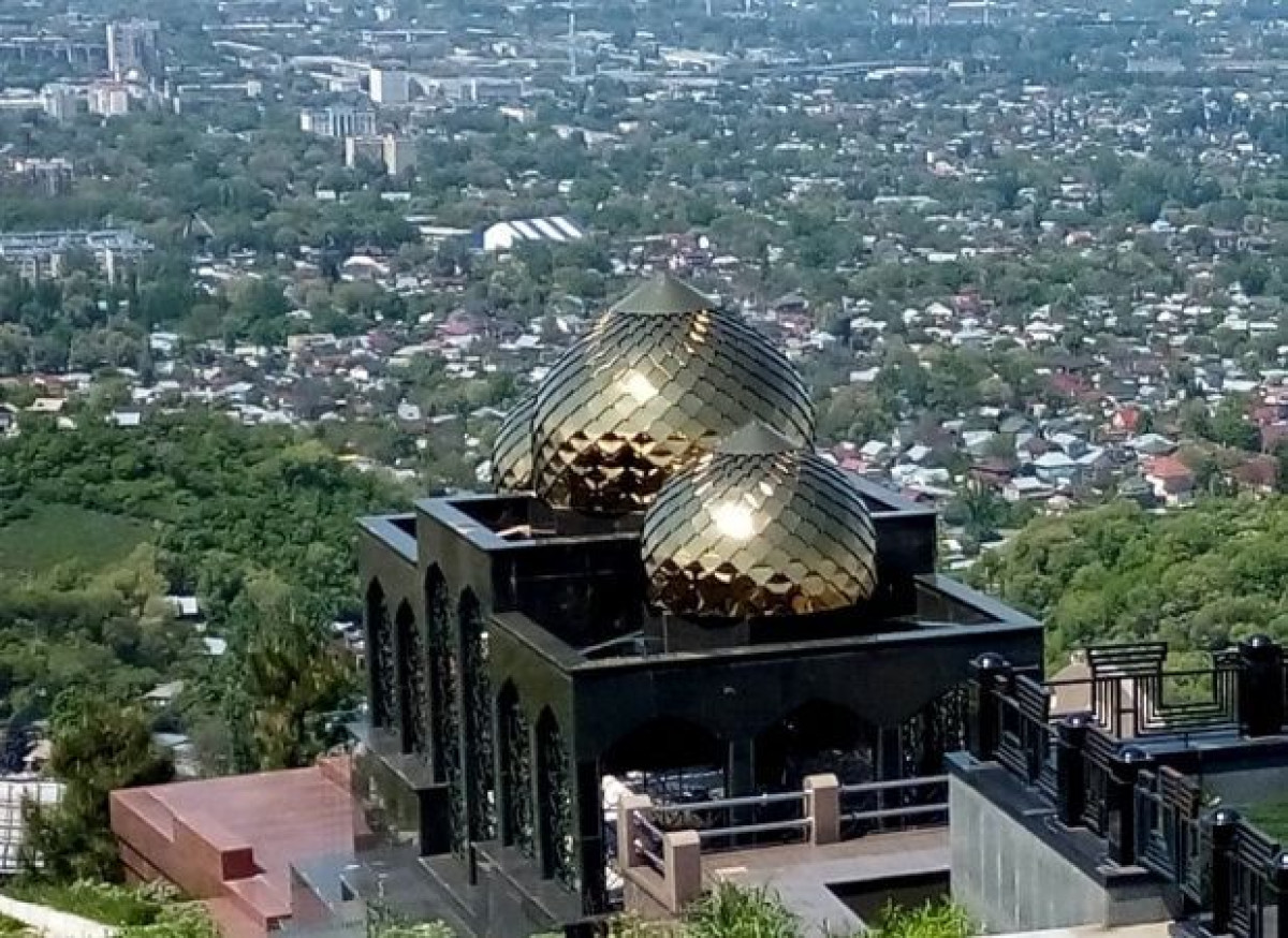 twitter.com/@jangali58