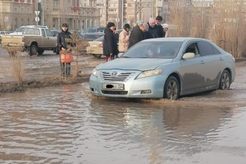 Фотография к новости: Как Актобе топит талыми водами