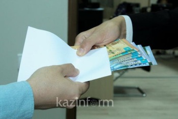 Фотография к новости: Работник Наццентра экспертизы осужден на восемь лет за взятку