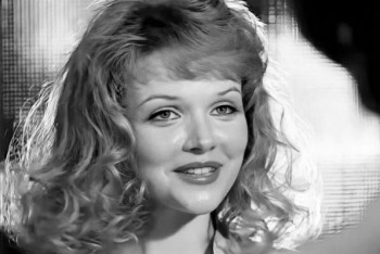 Фотография к новости: Умерла звезда фильмов "Экипаж", "Чародеи" и "Человек с бульвара Капуцинов"