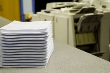 Фотография к новости: Офисную бумагу начали сдавать в ломбарды в России