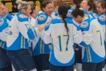 Фотография к новости: Команда из Казахстана выиграла "серебро" Европейской женской хоккейной лиги