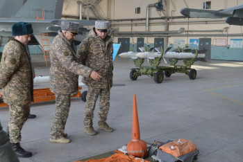 Фотография к новости: Условия хранения боеприпасов проверил глава Минобороны в Карагандинской области