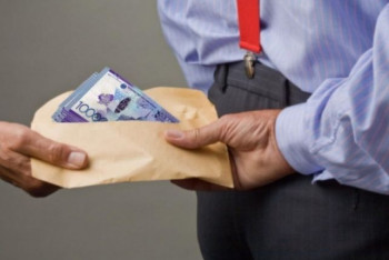 Фотография к новости: Чиновник продавал лицензии частным медцентрам в Туркестанской области