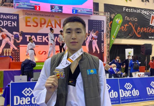 Фотография к новости: Казахстанский таеквондист завоевал серебро на турнире в Испании