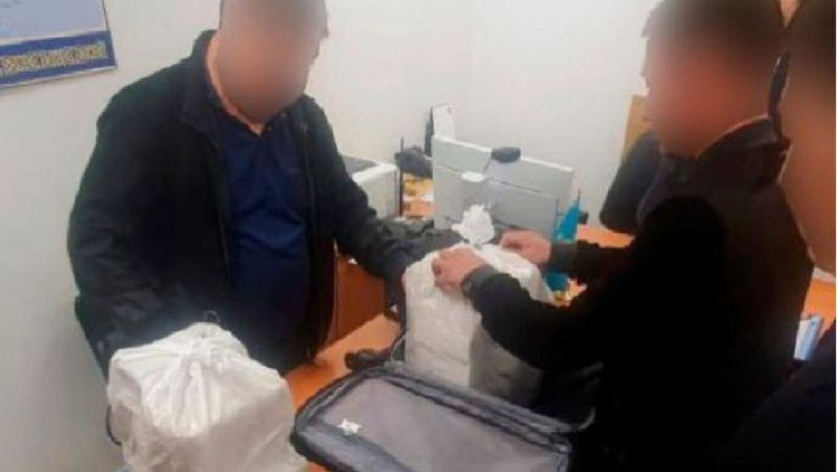 Казахстанец пытался провезти из Турции золото на миллиард тенге