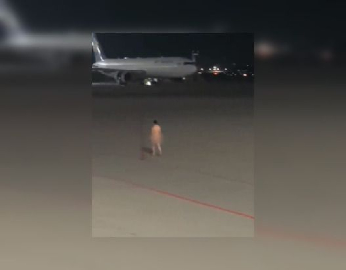 Пьяный мужчина бегал голышом по взлётно-посадочной полосе аэропорта Алматы