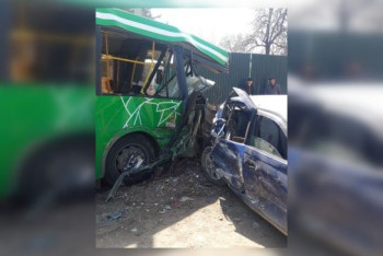 Фотография к новости: У автобуса отказали тормоза и он столкнулся с девятью авто в Алматинской области