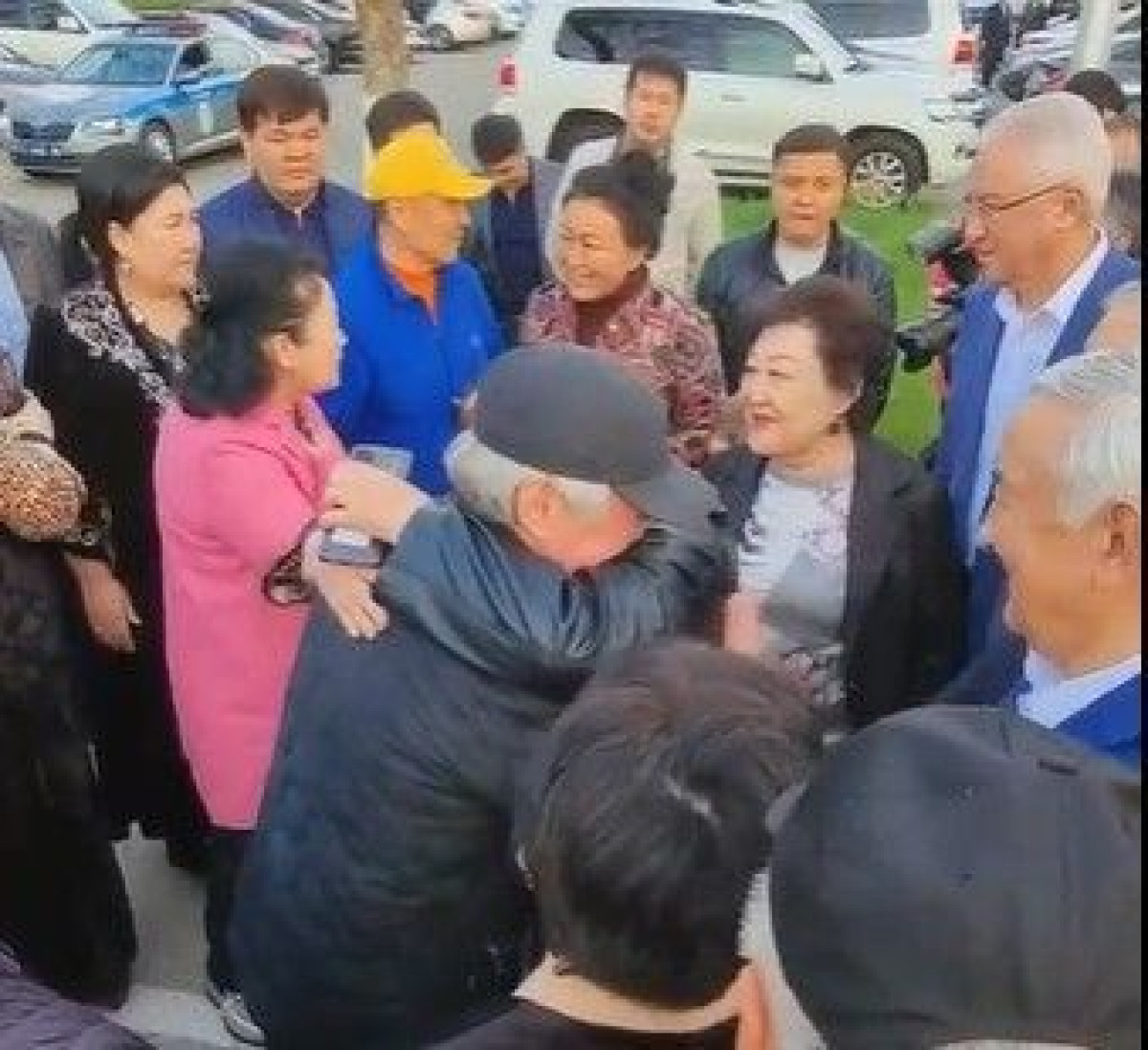 Сапарбаев не сдержал слёз, покидая Жамбылскую область