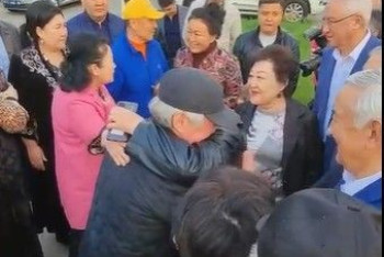 Фотография к новости: Сапарбаев не сдержал слёз, покидая Жамбылскую область